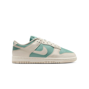 Nike - Dunk Low